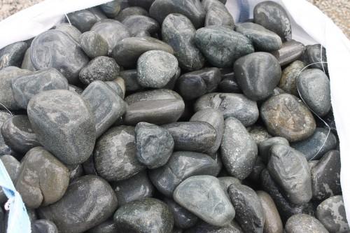 Темно-серый валунчик фр.100-300 мм.